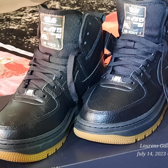 Shoes - Picture 3 of 3